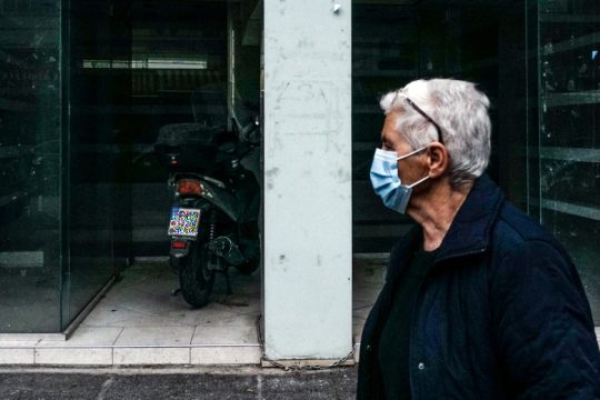 Κατανομή κρουσμάτων: 675 στην Αττική, 216 στη Θεσσαλονίκη