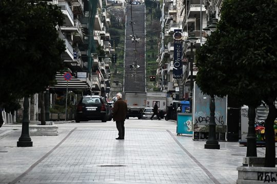Στο βαθύ κόκκινο ο δήμος Ξάνθης – μείωση ιικού φορτίου σε Αττική, Θεσσαλονίκη
