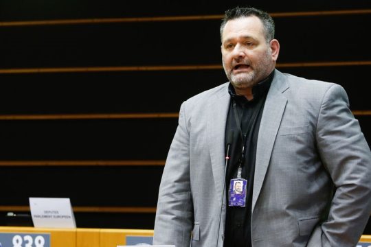 Υπέρ της άρσης ασυλίας του Λαγού η επιτροπή JURI του Ευρωκοινοβουλίου