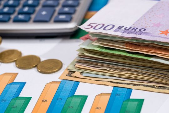 Ελαφρύνσεις με… άρωμα εκλογών για τη διετία 2021-2022