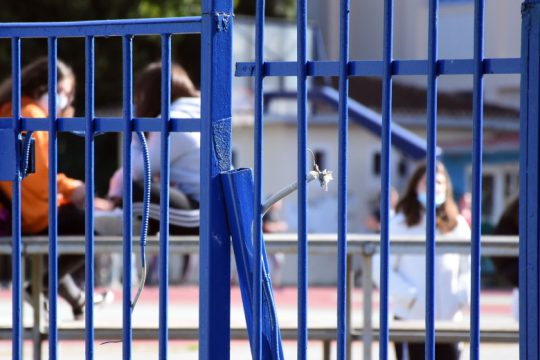 Πρώτα τα Λύκεια, τέλη Απριλίου οι αποφάσεις για εστίαση