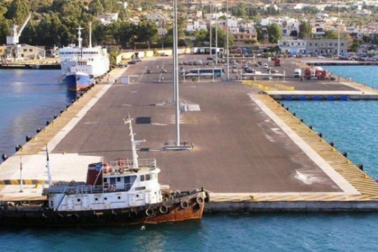 Μονοπώλιο στο λιμάνι της Σούδας καταγγέλλουν οι ιδιοκτήτες φορτηγών