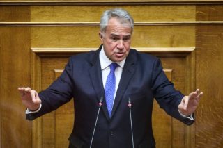 Ενας νόμος, ένα άρθρο