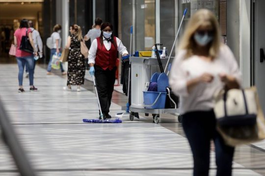 Πώς επαναλειτουργούν από σήμερα εμπορικά κέντρα και κέντρα αισθητικής
