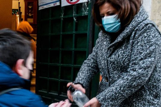 Ερευνα ΙΕΛΚΑ: Αγορές με μάσκα και αντισηπτικό και μετά την πανδημία