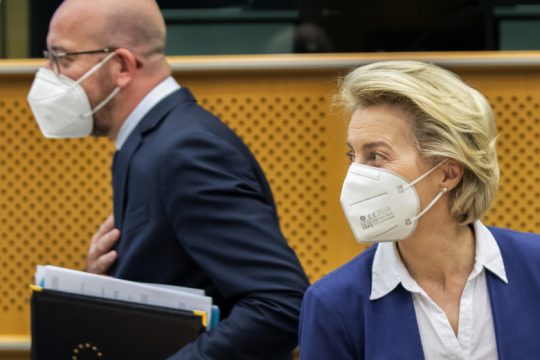 Η διγλωσσία της Ε.Ε. και τα απόνερα του «Sofa-gate» στην Ουκρανία