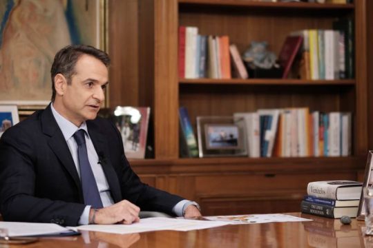 Ομολογία «ζαριάς» για τα self test και η ευθύνη πάλι στους πολίτες