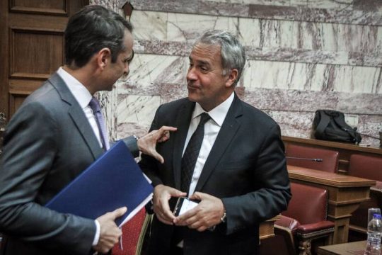 Ο Κυρ. Μητσοτάκης «ξεπλένει» τους χουντικούς