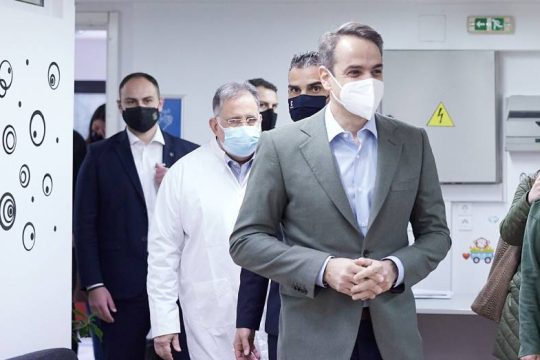 Aισιόδοξος για μείωση της πίεσης στα νοσοκομεία από τον επόμενο μήνα