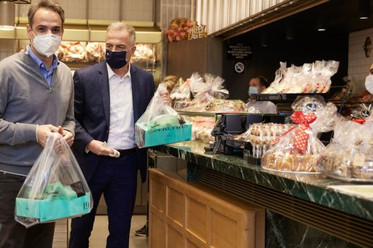 Δυο δρόμους έχει η ζωή… αλλά αργούν να γίνουν
