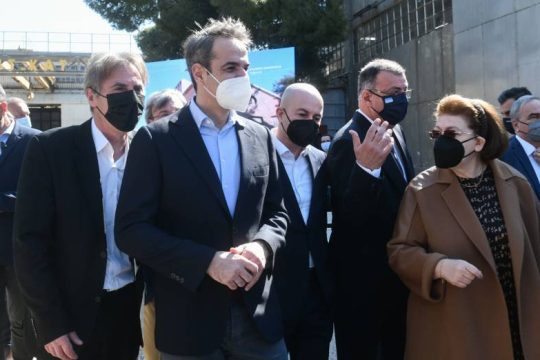 Εν μέσω διαμαρτυριών η επίσκεψη Μητσοτάκη στην ΠΥΡΚΑΛ