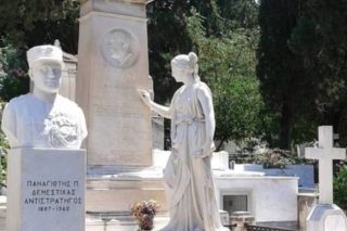 Περί ηρώων και τάφων