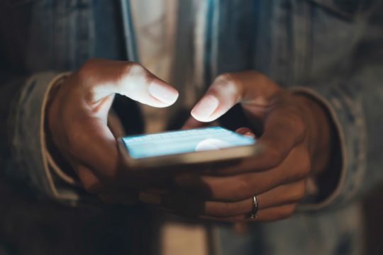 Αντίστροφη μέτρηση για κατάργηση SMS μετά το Πάσχα με οδηγό τον εμβολιασμό