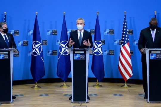 Το ΝΑΤΟ περιορίστηκε στις εκκλήσεις προς τη Μόσχα
