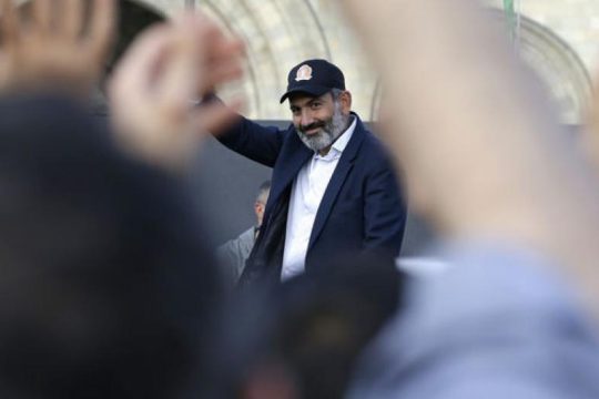 Παραιτήθηκε ο Αρμένιος πρωθυπουργός ενόψει των εκλογών του Ιουνίου