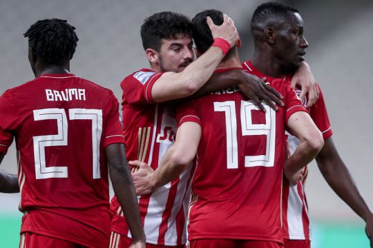 Υποδοχή πρωταθλη τών και επίδειξη ήθους από Μαρτίνς