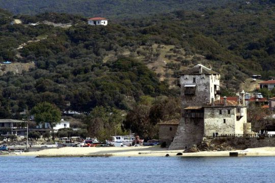 Αγνοείται ερασιτέχνης ψαράς ανοιχτά του Αγίου Όρους