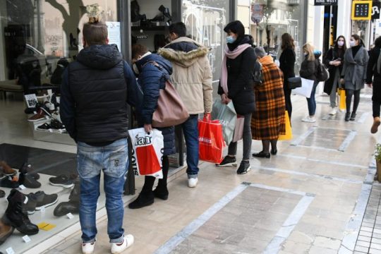 Με «ανυπακοή» απαντά ο Εμπορικός Σύλλογος Πάτρας στα κλειστά καταστήματα