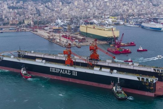 Νέοι γερανοί στη ΝΕΖ Περάματος