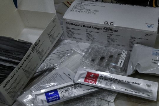 Rapid και όχι self test οι 25άρες συσκευασίες, καταγγέλλει φαρμακοποιός
