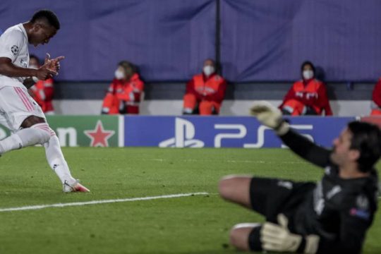 Νίκη με 3-1 της Ρεάλ επί της Λίβερπουλ – Προβάδισμα και για Σίτι
