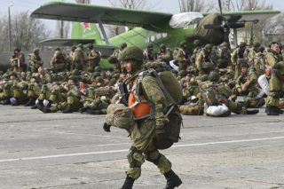 Με τους… πυραύλους παρά πόδα