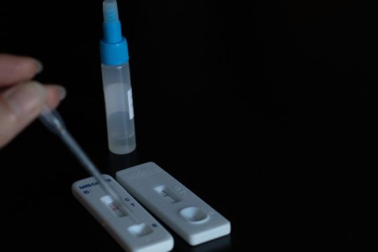 Self test: Αυτοέλεγχος και κυρώσεις στους εργαζόμενους σε ιδιωτικό και δημόσιο τομέα