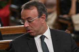 Εργαζόμενοι Ναυπηγείων Σκαραμαγκά κατά Σταϊκούρα
