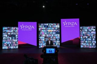 Tο βλέμμα στην κοινωνία και τη μεσαία τάξη