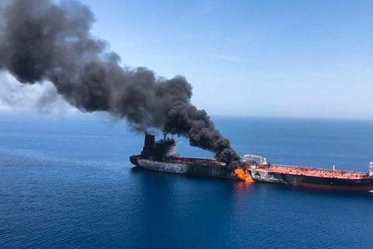 Επίθεση με ερωτηματικά σε τάνκερ στα ανοιχτά της Συρίας