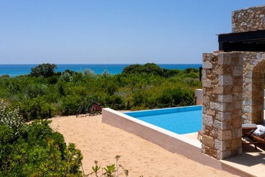 H Costa Navarino υποδέχεται τη νέα σεζόν