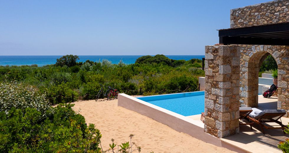 H Costa Navarino υποδέχεται τη νέα σεζόν