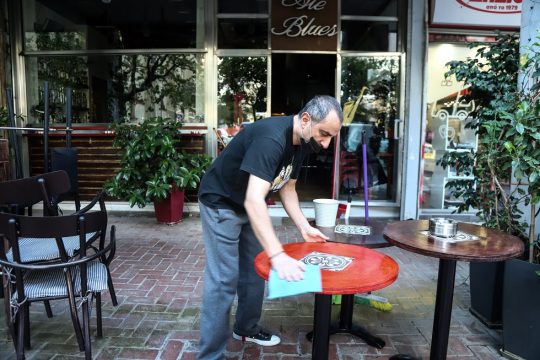 Προς άνοιγμα στις 15 Μαΐου με… ατομική ευθύνη
