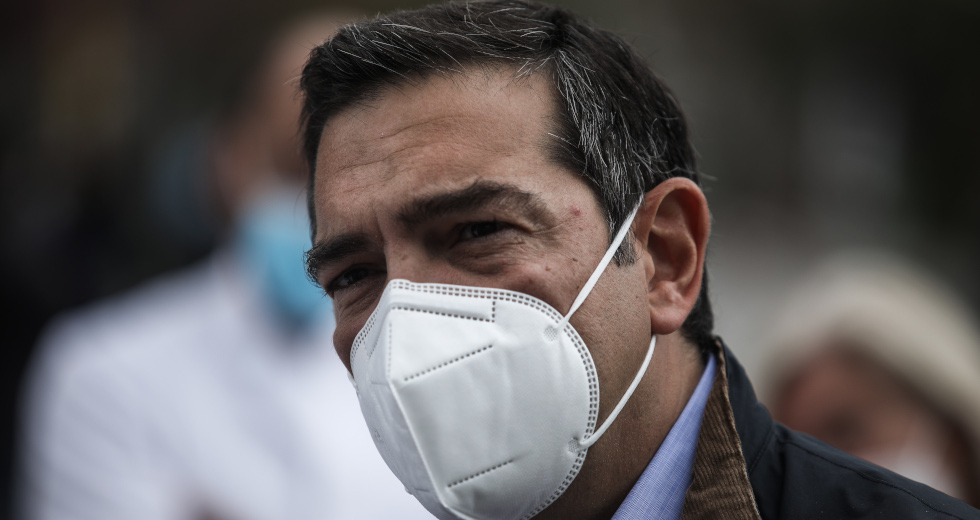 Τσίπρας: Φανερώνεται ποιος εξυπηρετεί τα μεγάλα συμφέροντα