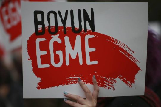 Δικαίωση στο δικαστήριο για Τουρκάλα που σκότωσε τον κακοποιητικό σύζυγό της