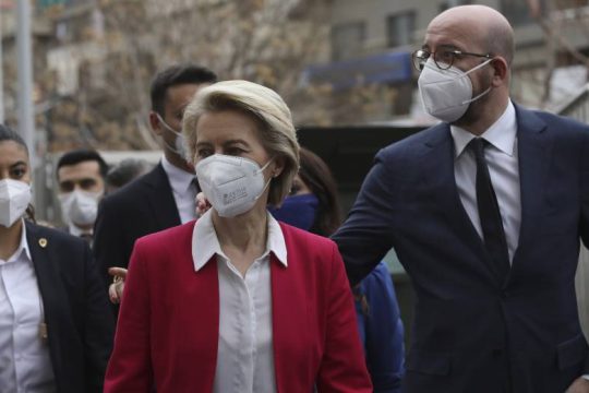 Πολύ «καρότο» και λίγο «μαστίγιο» από την Ε.Ε. στην Τουρκία