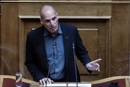 Βαρουφάκης: «Πόσο ακόμη θα μας κυβερνά το τίποτα;»