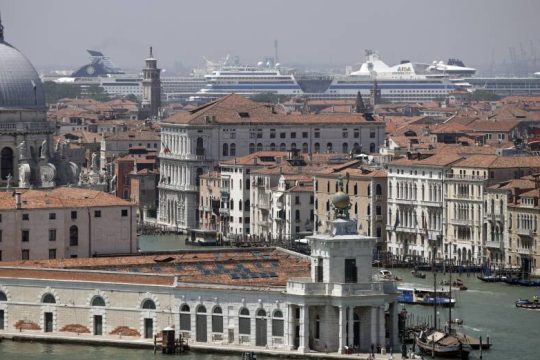 Η Βενετία απαγορεύει τα κρουαζιερόπλοια από το ιστορικό της κέντρο