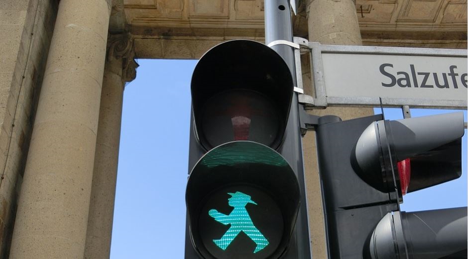 Aνακούφιση στις Βρυξέλλες για το γερμανικό «πράσινο φως»