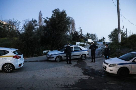 Σε αυστηρή καραντίνα ο οικισμός Ρομά στο Νομισματοκοπείο Χαλανδρίου