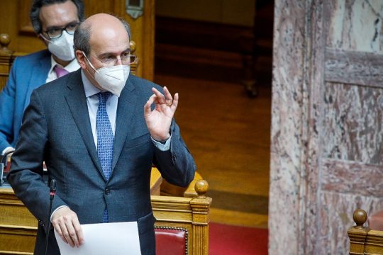 Η τροπολογία που εισάγει ιδιώτες στον ΕΦΚΑ για τις συντάξεις