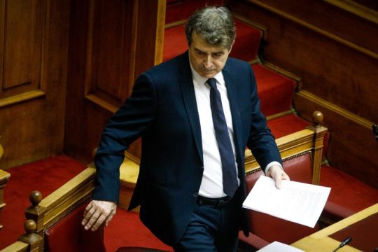 Βάζει και στην ΕΛ.ΑΣ. ιδιώτες ο Χρυσοχοΐδης;