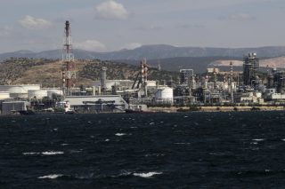 Πασχαλιάτικο «δώρο» στον Ομιλο Λάτση τα ΕΛΠΕ