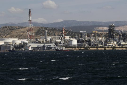ΛΑ.Ε.: Να μην περάσει το ολοκληρωτικό ξεπούλημα των ΕΛΠΕ στον Λάτση