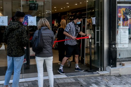 Απαλλαγή ενοικίου και για τον Μάιο ζητάει ο ΕΣΑ