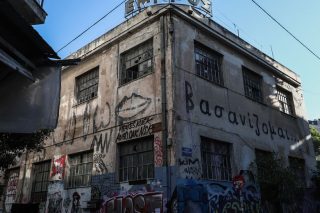 Δάκρυα οργής: «Χάνουμε την ανάσα μας»