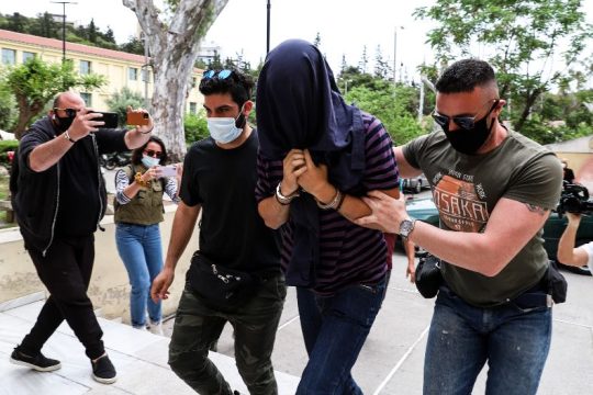 Ελεύθερος ο 22χρονος επιδειξίας – Την Παρασκευή η δίκη του στο Αυτόφωρο