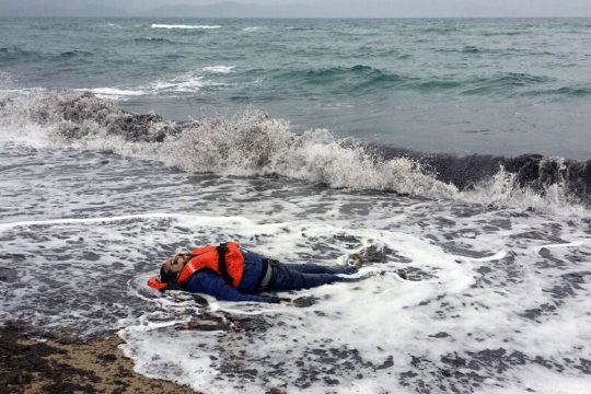 Η Ευρώπη επαναπροωθεί, οι πνιγμένοι αυξάνονται