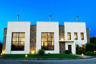 Εκρηξη με τραυματίες σε αποστακτήριο στον Τύρναβο