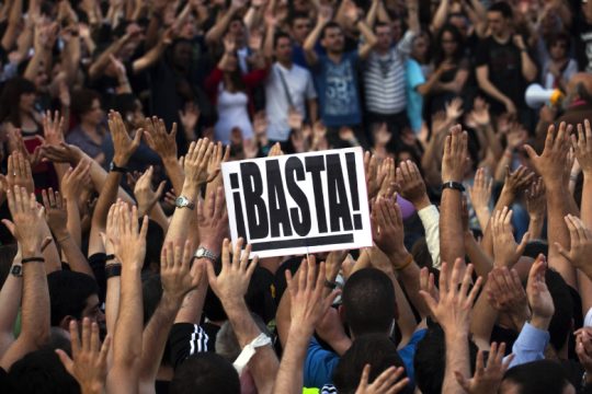 O κύκλος που άνοιξε το κίνημα στις πλατείες και οι Αγανακτισμένοι